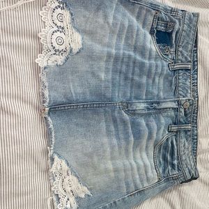Jean skirt with lace
